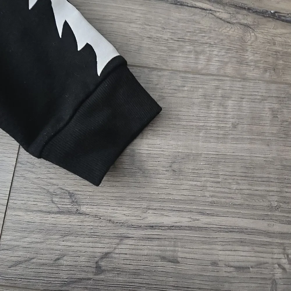 Women's sweatshirt w/Zebra decals - Picture 5 of 6